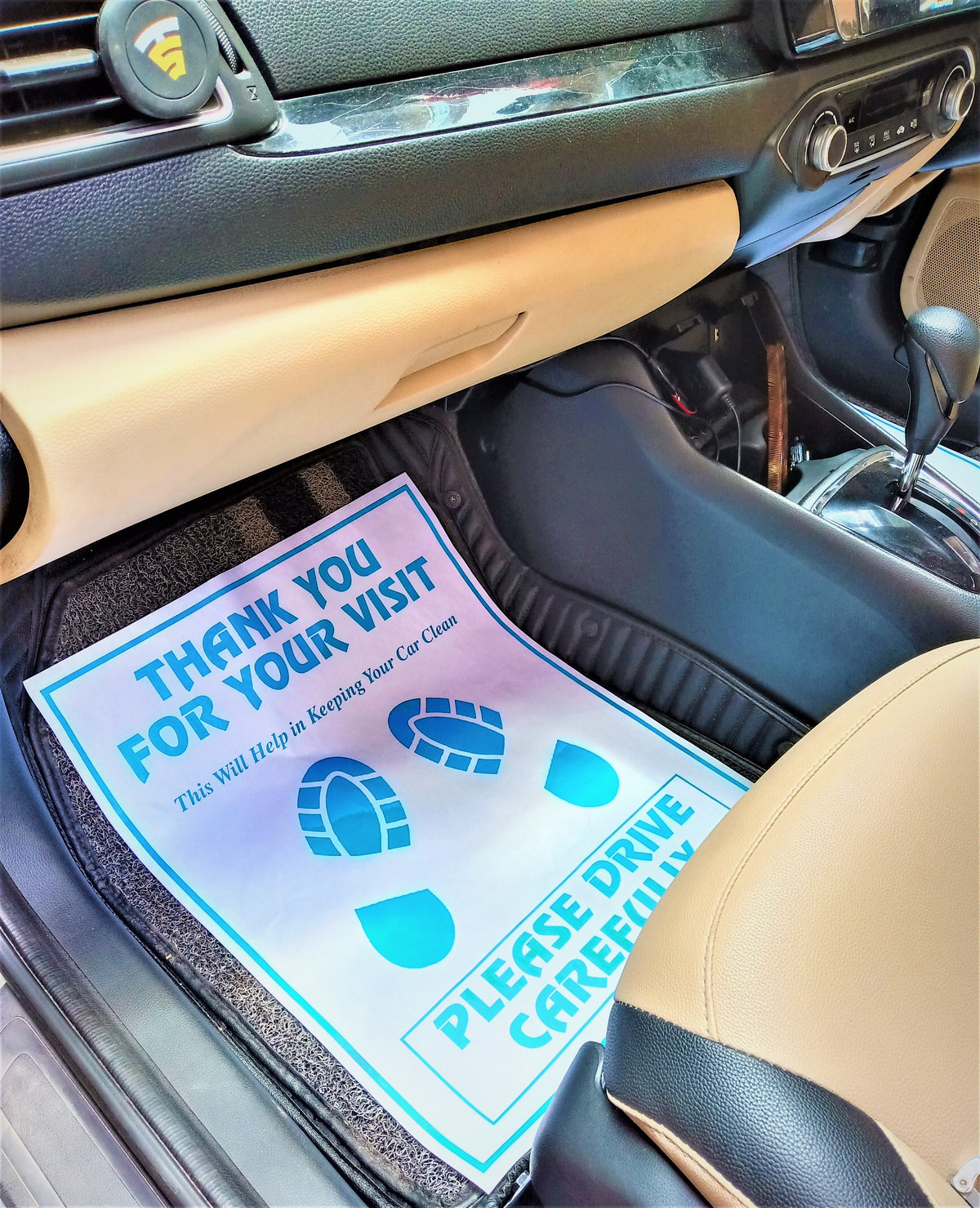 Disposable Car Paper Floor Mats for Car Interior Protection – White Large, 18 × 22 Inches (45 × 56 cm)